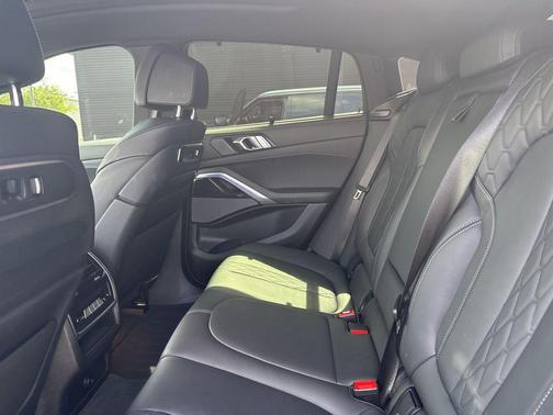 Black Sapphire Metallic 2024 BMW X6 xDrive40i