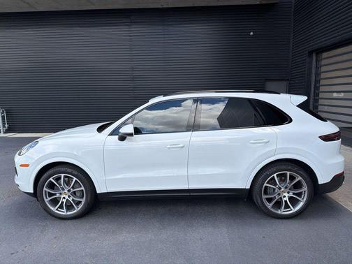White 2019 Porsche Cayenne S