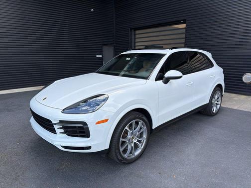 White 2019 Porsche Cayenne S