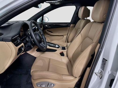 2025 Porsche Macan T