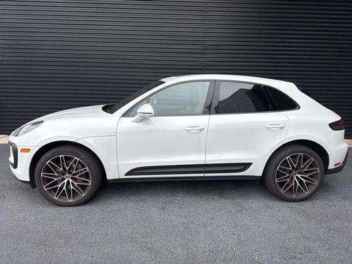2025 Porsche Macan 