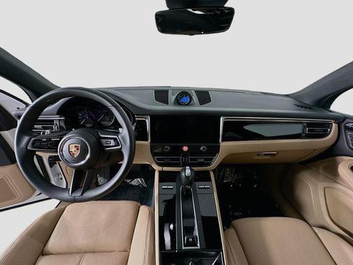 2025 Porsche Macan T