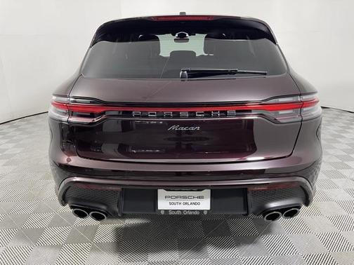 2025 Porsche Macan Base