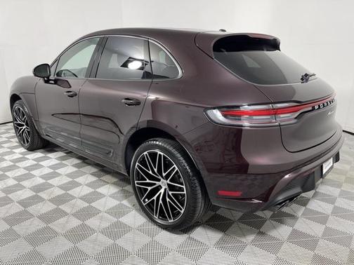 2025 Porsche Macan Base