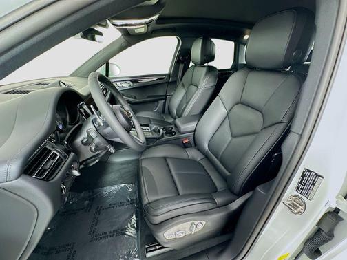 2025 Porsche Macan S