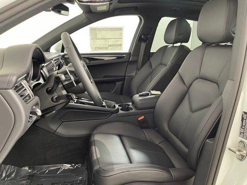 2025 Porsche Macan S