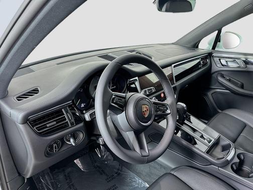 2025 Porsche Macan S