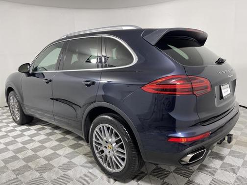 2017 Porsche Cayenne Base