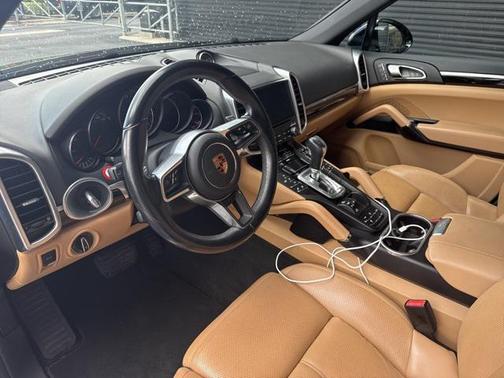 2017 Porsche Cayenne Base
