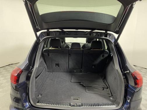 2017 Porsche Cayenne Base