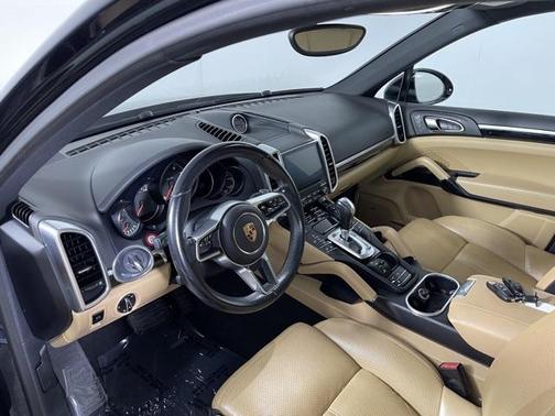 2017 Porsche Cayenne Base