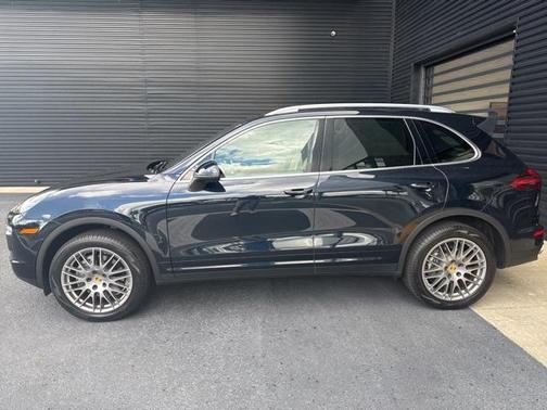 2017 Porsche Cayenne Base