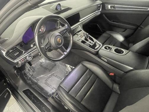 2022 Porsche Panamera 4