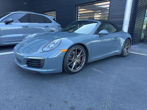 2017 Porsche 911 Carrera 4S Cabriolet