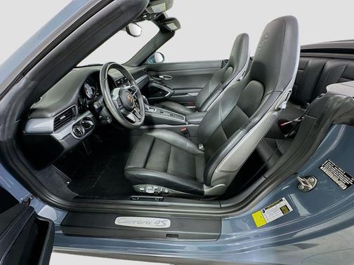 2017 Porsche 911 Carrera 4S Cabriolet
