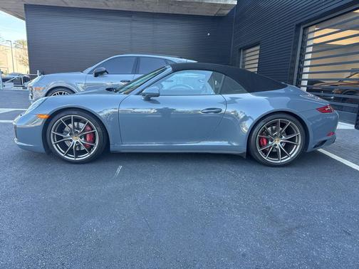 2017 Porsche 911 Carrera 4S Cabriolet