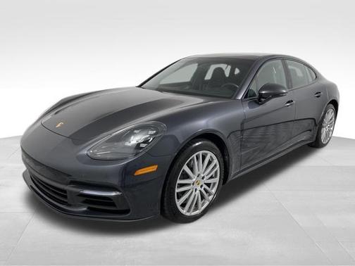 2017 Porsche Panamera 4