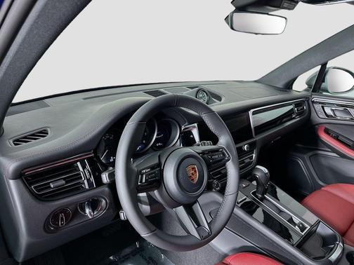 Gentian Blue Metallic 2026 Porsche Macan T
