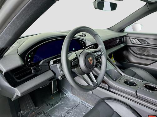 2025 Porsche Taycan 