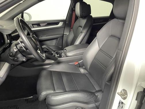 2024 Porsche Cayenne Base (Tiptronic)