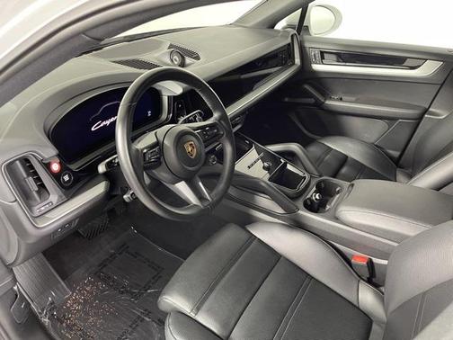 2024 Porsche Cayenne Base (Tiptronic)