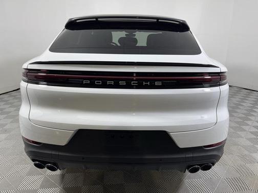 2024 Porsche Cayenne Base (Tiptronic)