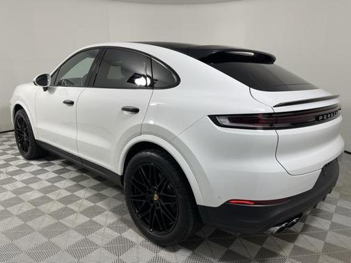 2024 Porsche Cayenne Base (Tiptronic)