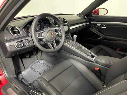 2025 Porsche 718 Cayman Style Edition