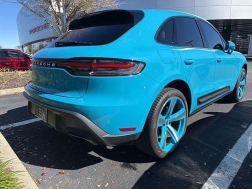 2022 Porsche Macan 