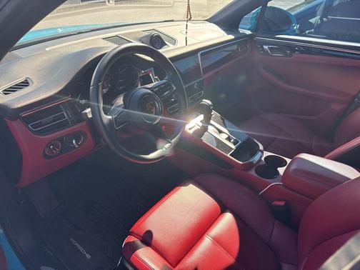 2022 Porsche Macan 