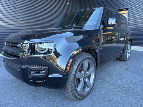 2023 Land Rover Defender 110 V8