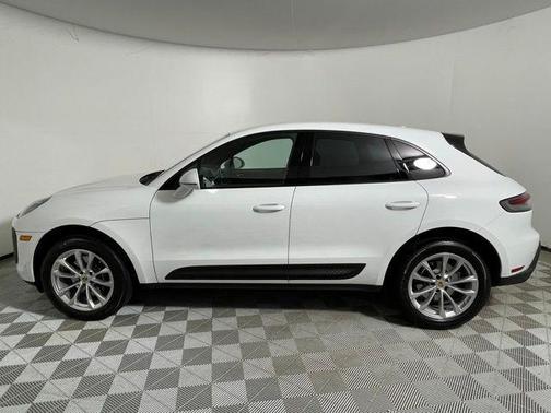 2023 Porsche Macan 