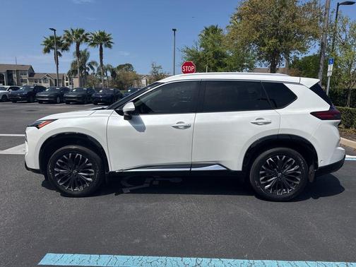 2024 Nissan Rogue Platinum