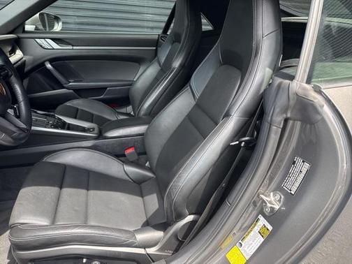 2020 Porsche 911 Carrera