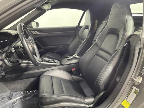 2020 Porsche 911 Carrera