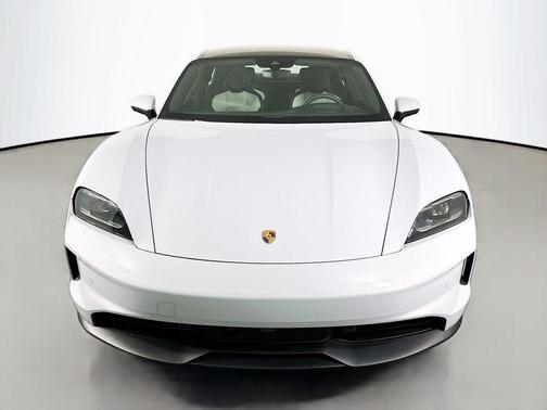 2025 Porsche Taycan 4