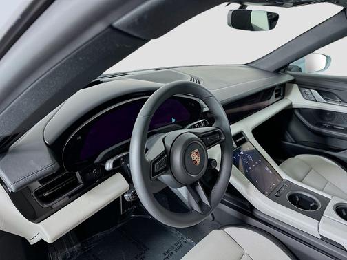 2025 Porsche Taycan 4