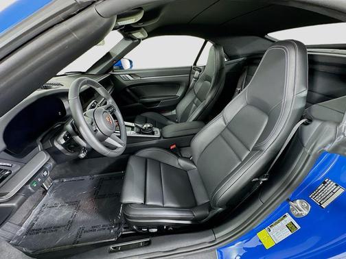 2025 Porsche 911 Carrera