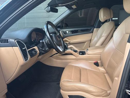 Moonlight Blue Metallic 2020 Porsche Cayenne Cayenne