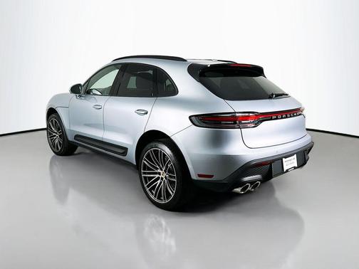 Dolomite Silver Metallic 2026 Porsche Macan Macan