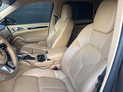 Umber Metallic 2016 Porsche Cayenne Cayenne