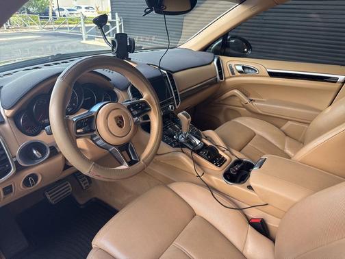 Umber Metallic 2016 Porsche Cayenne Cayenne