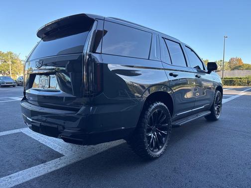 2025 Cadillac Escalade Luxury