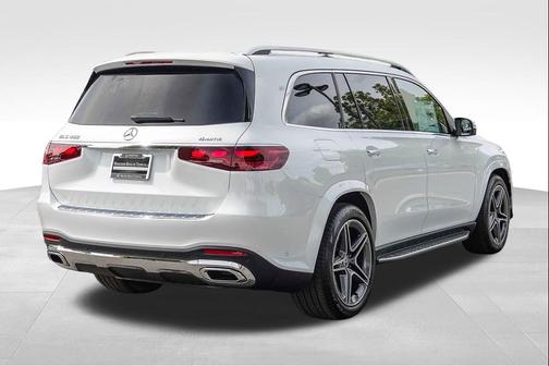 Moonlight White 2026 Mercedes-Benz GLS 450 4MATIC