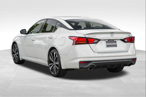 Pearl White Tricoat 2021 Nissan Altima SR FWD