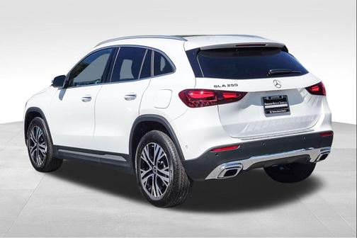 Polar White 2026 Mercedes-Benz GLA 250 4MATIC
