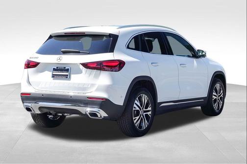 Polar White 2026 Mercedes-Benz GLA 250 4MATIC
