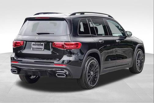 Cosmos Black 2026 Mercedes-Benz GLB 250 Base