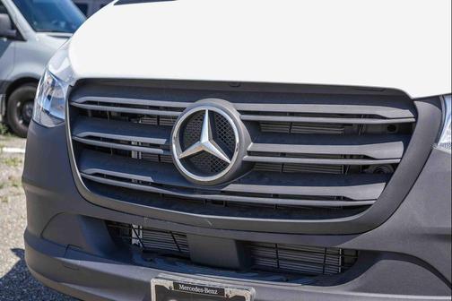 Arctic White 2026 Mercedes-Benz Sprinter 2500 Standard Roof