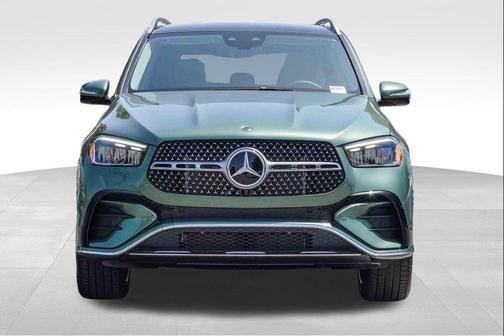 MANUFAKTUR Ireland Mid Green Metallic 2026 Mercedes-Benz GLE 450 4MATIC